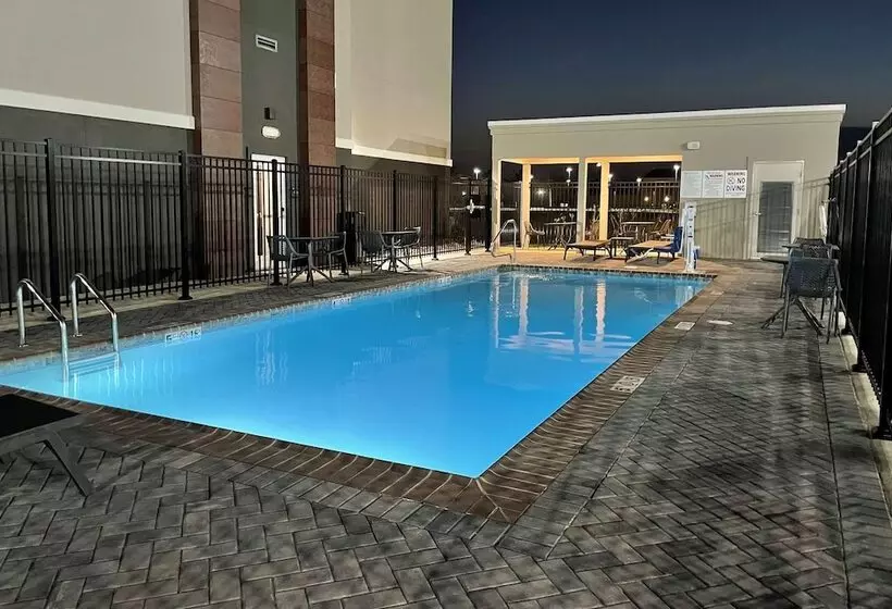 Hotelli La Quinta Inn & Suites By Wyndham Sulphur Lake Charles