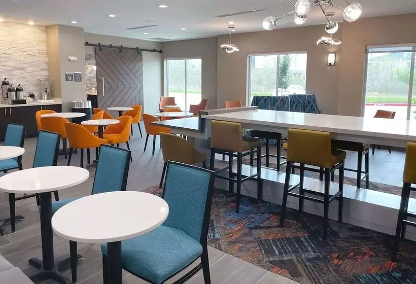 Hotelli La Quinta Inn & Suites By Wyndham Sulphur Lake Charles