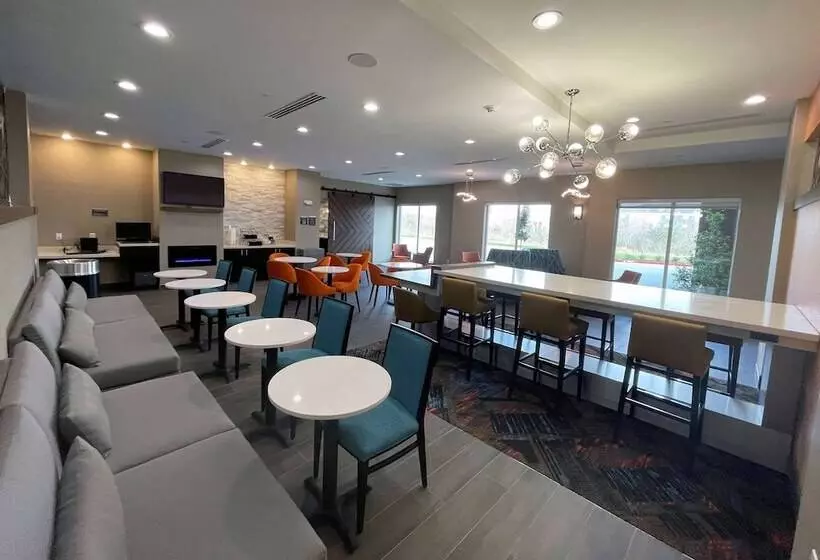 Hotelli La Quinta Inn & Suites By Wyndham Sulphur Lake Charles