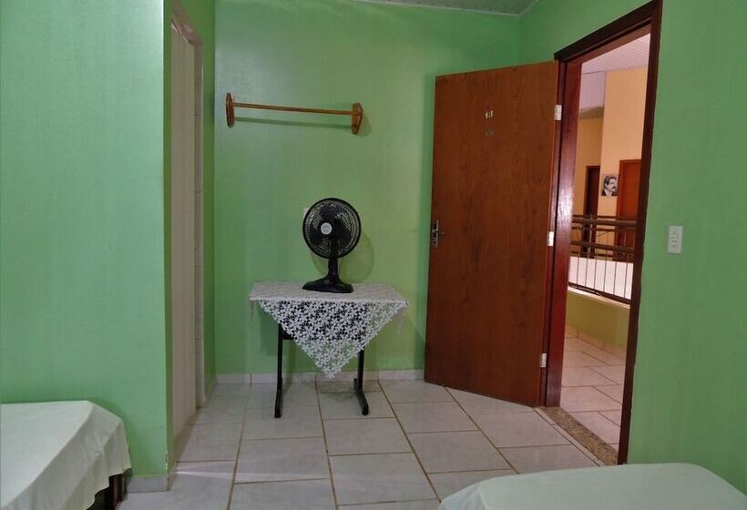 ホテル Pousada Santa Rita