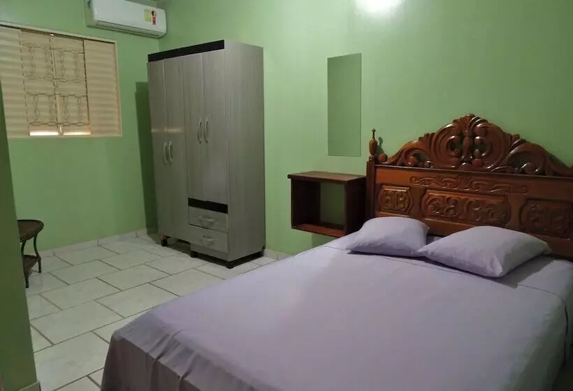 ホテル Pousada Santa Rita