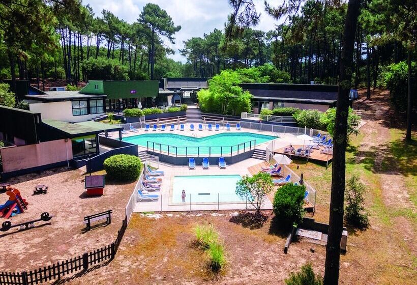 בית מלון כפרי Résidence Les Cavales