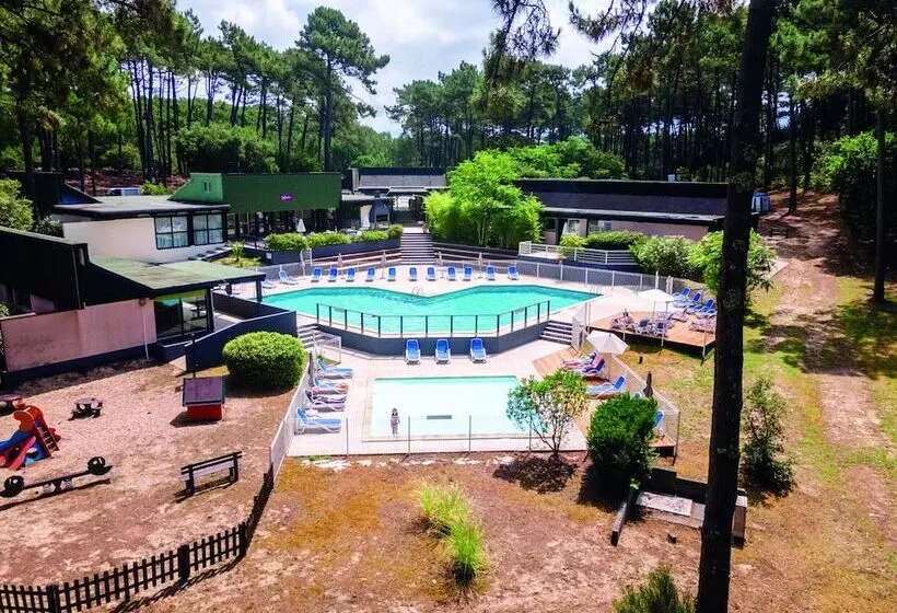 Hotelli Résidence Les Cavales