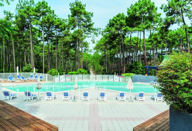 בית מלון כפרי Résidence Les Cavales