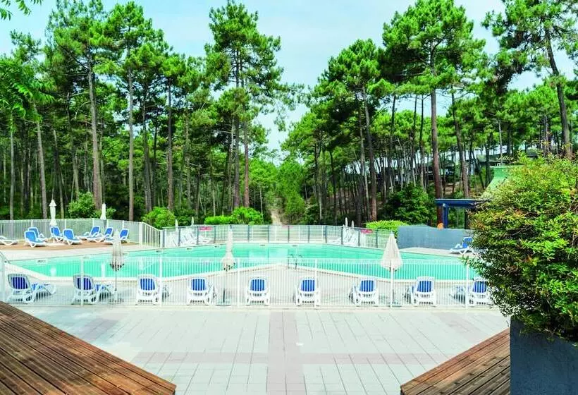 Hotelli Résidence Les Cavales