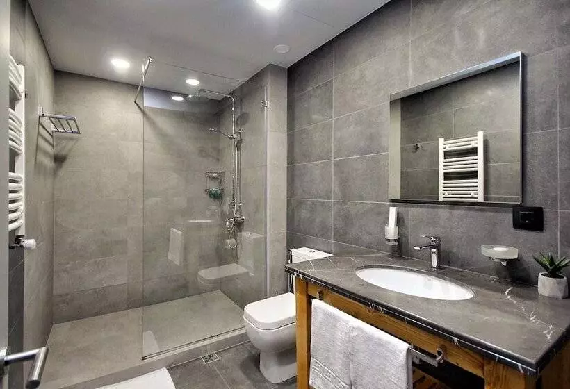 هتل Teghenis Resort