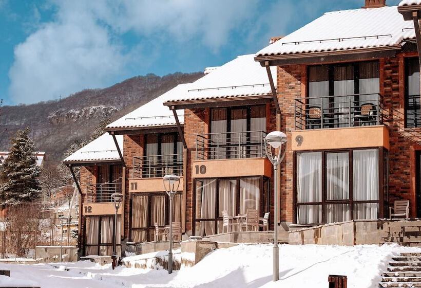 هتل Teghenis Resort