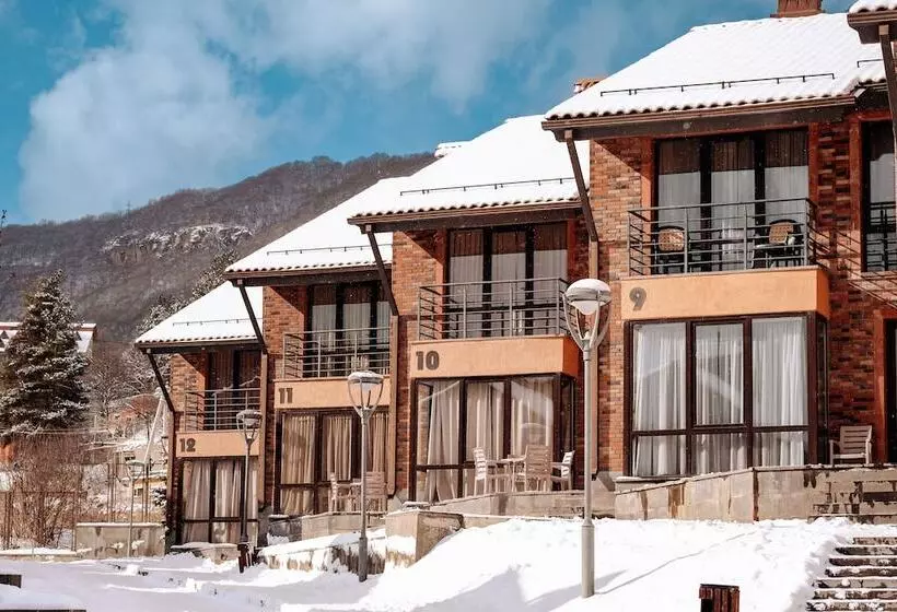 هتل Teghenis Resort