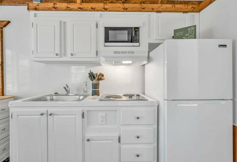 Отель Treasure Harbor