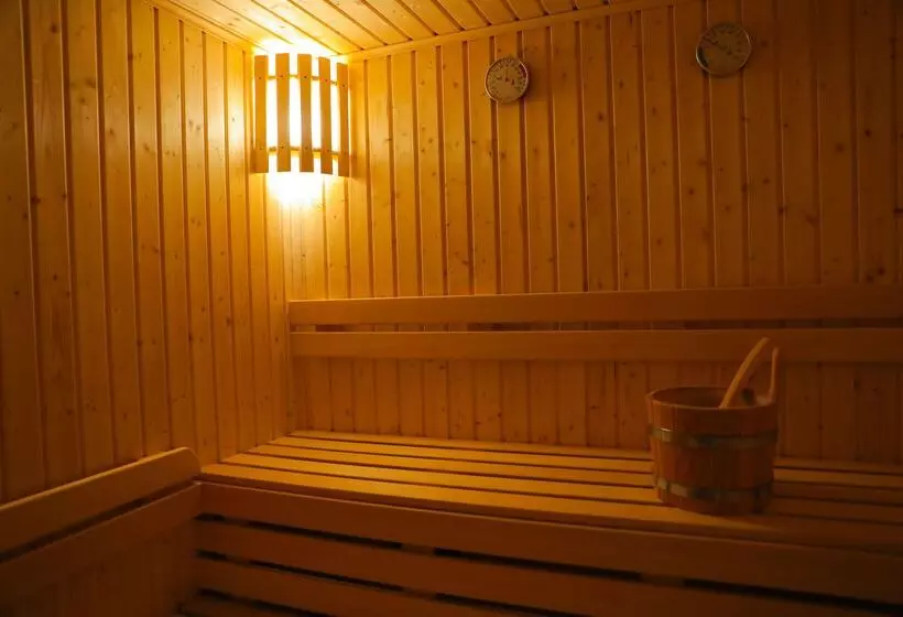 هتل Triumph White Sands