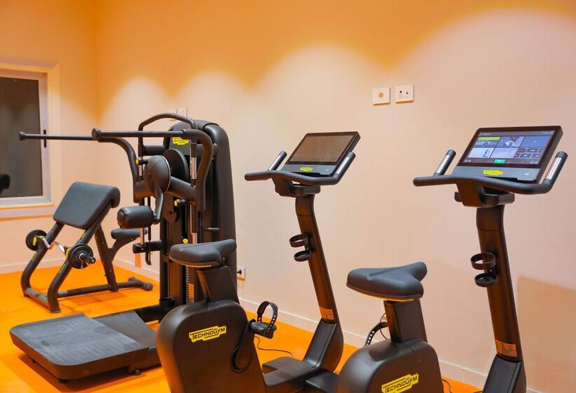 هتل Triumph White Sands