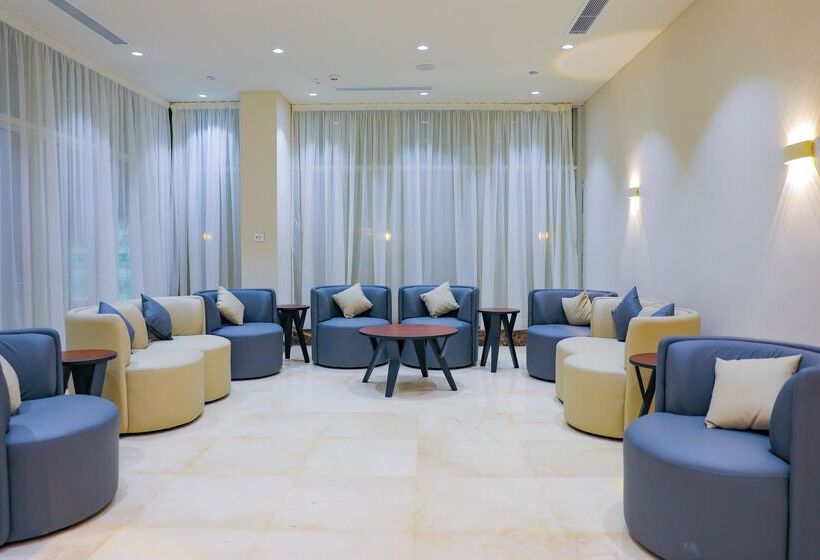 هتل Triumph White Sands