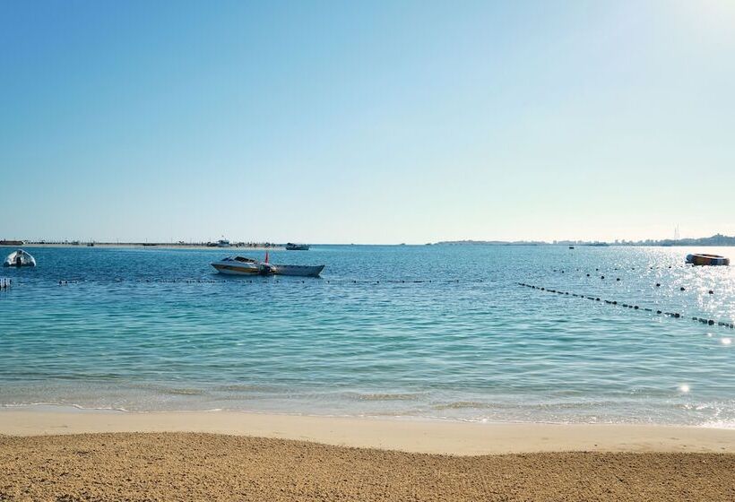 هتل Triumph White Sands