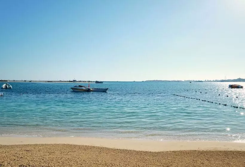 هتل Triumph White Sands