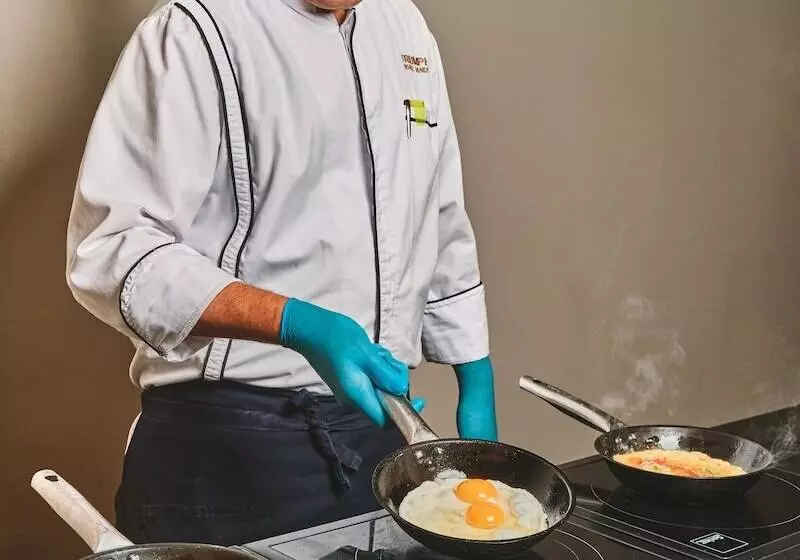 هتل Triumph White Sands