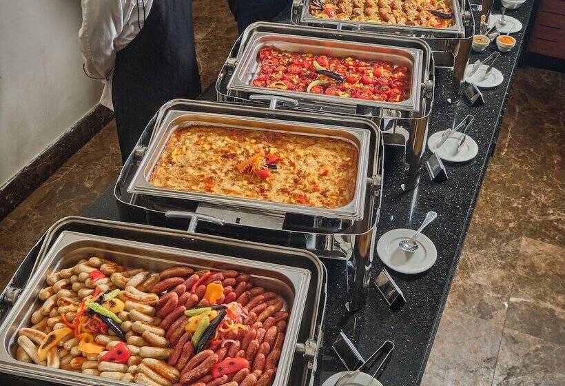 هتل Triumph White Sands