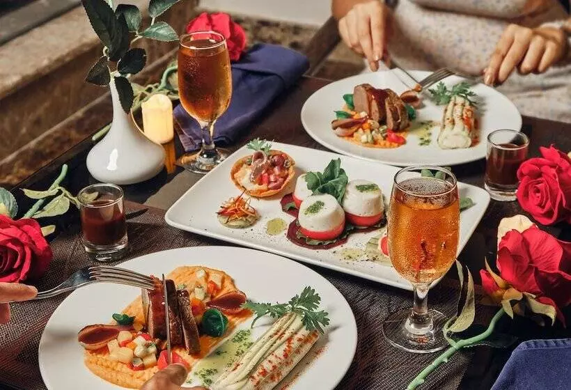 هتل Triumph White Sands