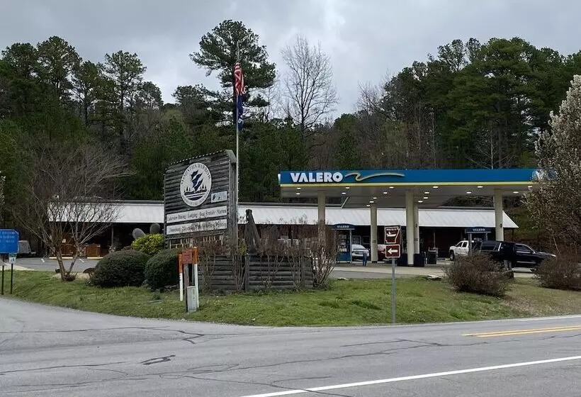 Ji8, Queen Guest Room At The Joplin Inn At Entrance To The Resort, , Just 2 1/2 Miles From Lake Ouac