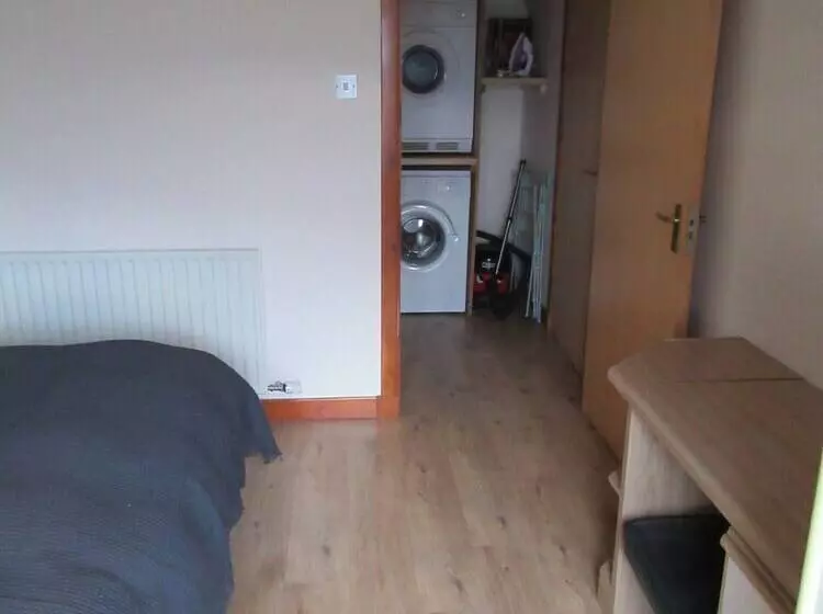 Osprey, Longhouse Cottages