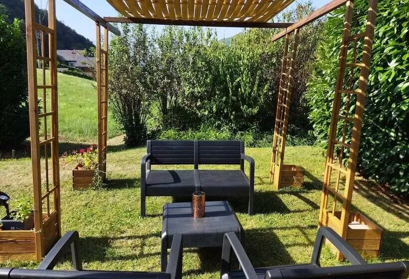 ペンション Nomad Alp B&b