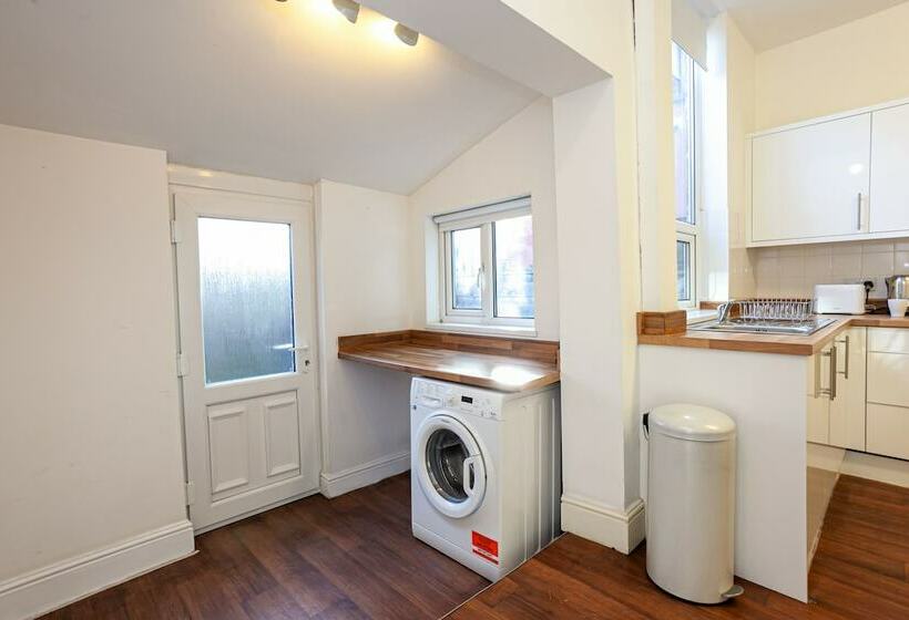 ペンション Pillo Rooms Cosy 2 Bed House In Eccles