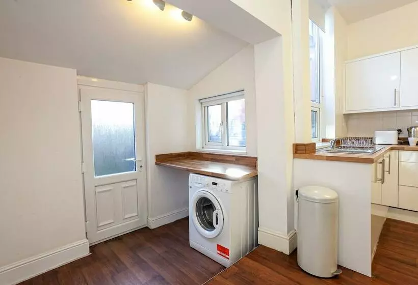 Majatalo Pillo Rooms Cosy 2 Bed House In Eccles