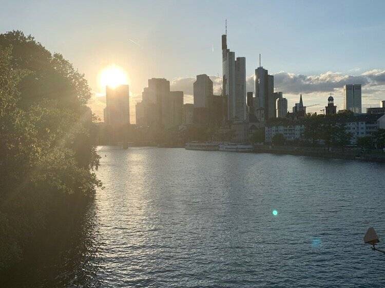 Пансион The Beverly Hills Of Frankfurt