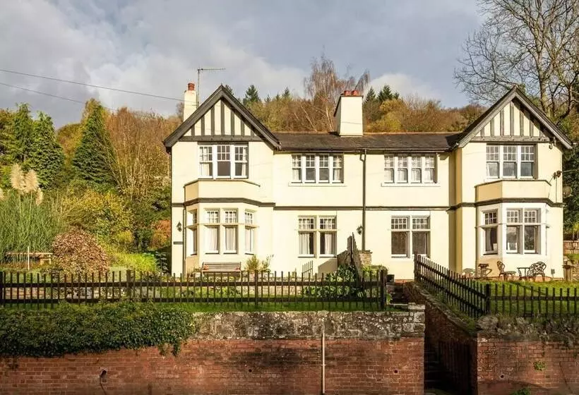 レジデンス Beautiful 4 Bed House In Monmouth
