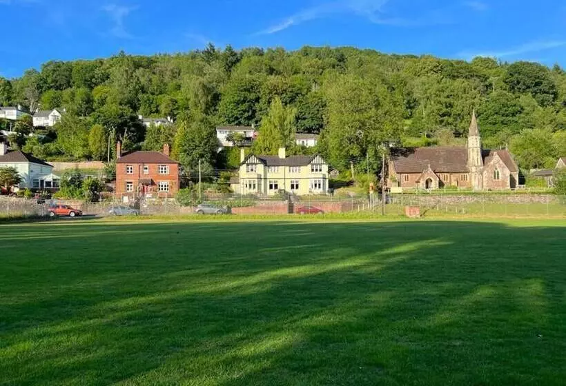 レジデンス Beautiful 4 Bed House In Monmouth