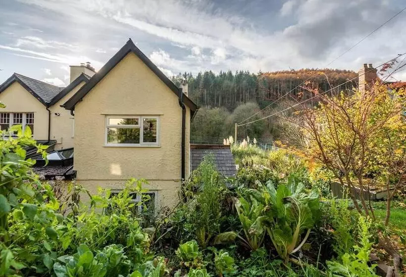 レジデンス Beautiful 4 Bed House In Monmouth