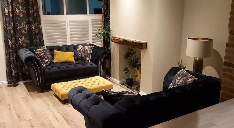 Residenssi Stylish Townhouse In Bury St Edmunds Centre