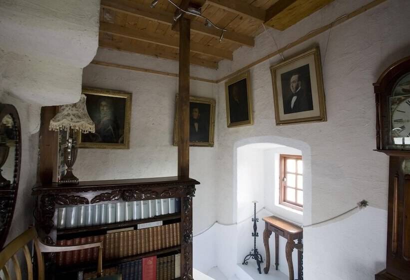 اقامتگاه The Manor At Plane Castle