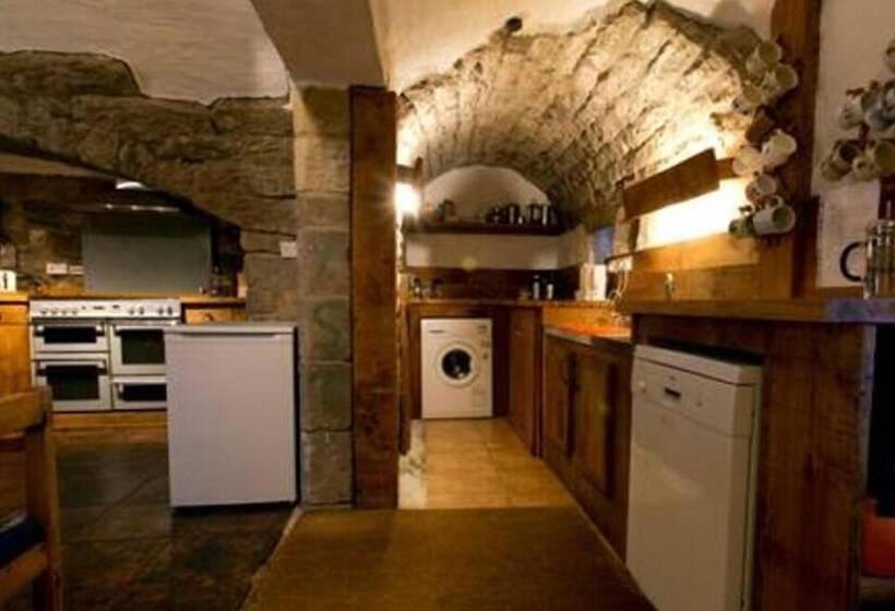 اقامتگاه The Manor At Plane Castle