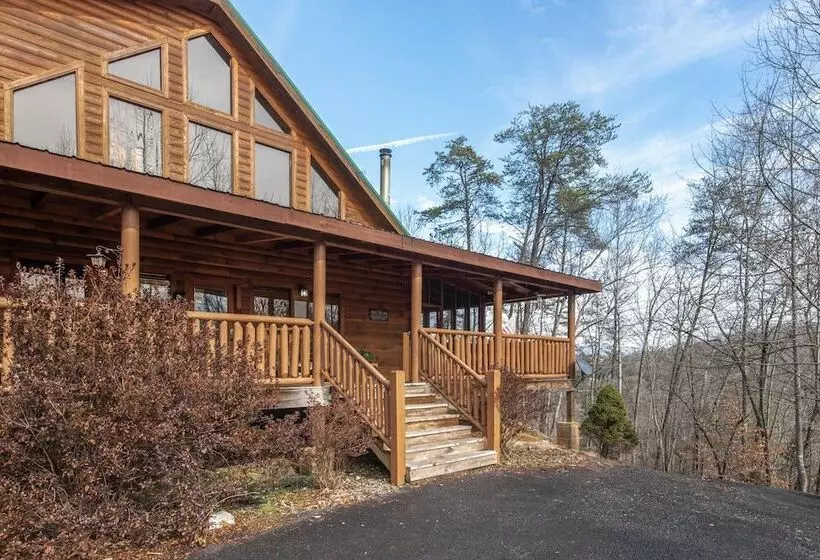 Woodland Wonder W/ Hot Tub And Pool Table!