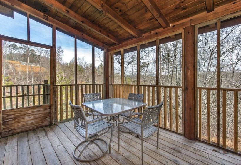 Woodland Wonder W/ Hot Tub And Pool Table!