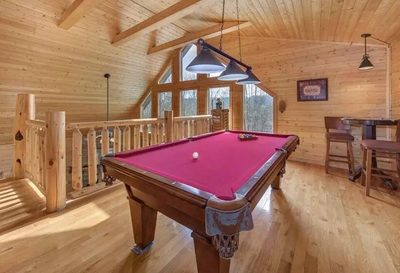 Woodland Wonder W/ Hot Tub And Pool Table!