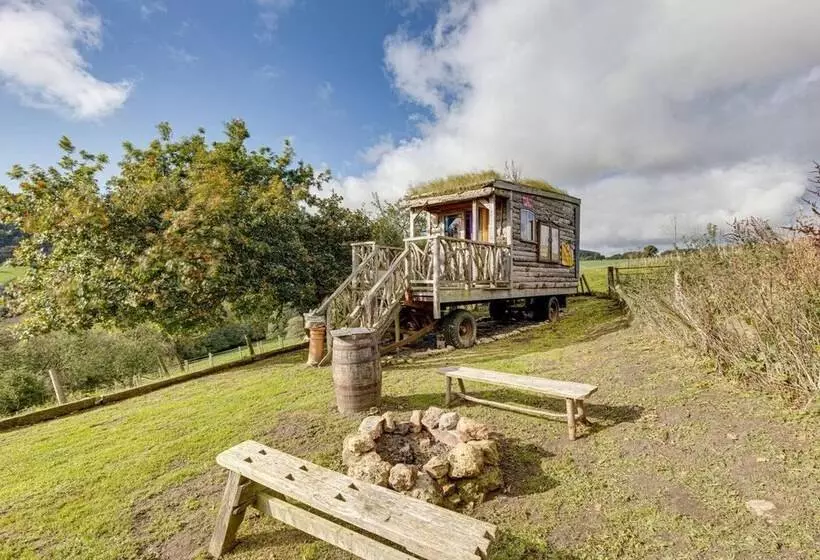 2x Double Bed   Glamping Wagon, Dalby Forest