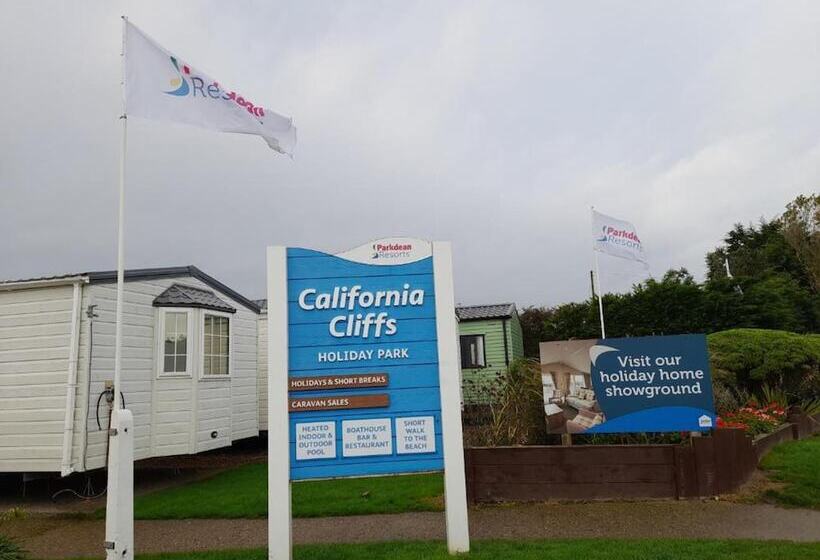 Homely 8 Berth Caravan At California Cliffs Near To Scratby Beach Ref 50067g
