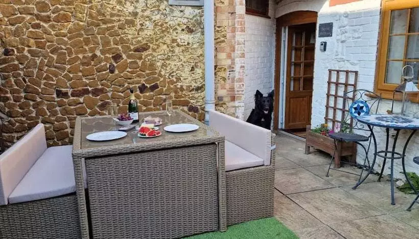 Beautiful 6 Bed Dog Friendly Cottage In Heacham