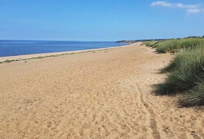 Beautiful 6 Bed Dog Friendly Cottage In Heacham