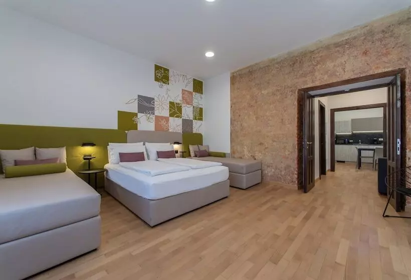 تختخواب و صبحانه House Of Bruno   Only Self Check In