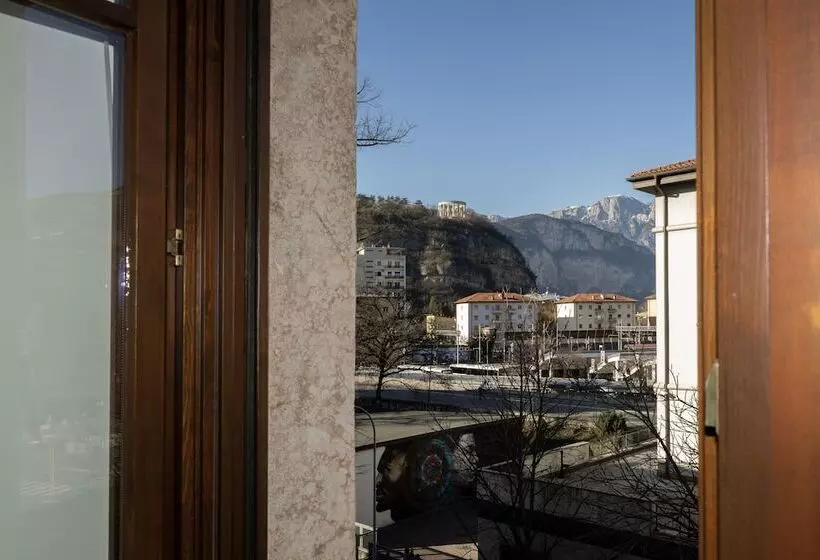 تختخواب و صبحانه House Of Bruno   Only Self Check In