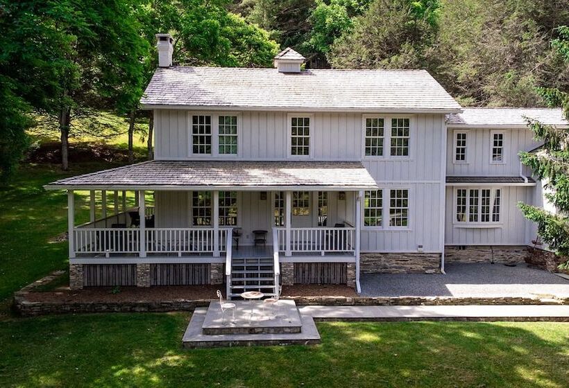 ベッドアンドブレックファースト The Inn At Little Pond Farm