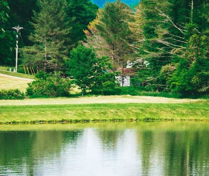 ベッドアンドブレックファースト The Inn At Little Pond Farm