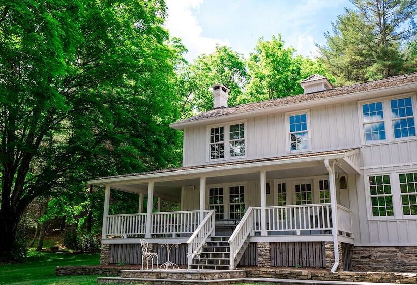 ベッドアンドブレックファースト The Inn At Little Pond Farm