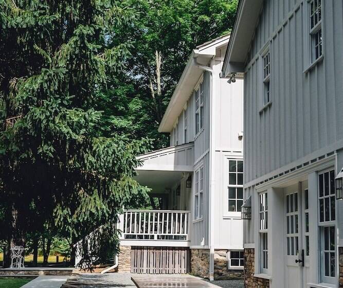 ベッドアンドブレックファースト The Inn At Little Pond Farm