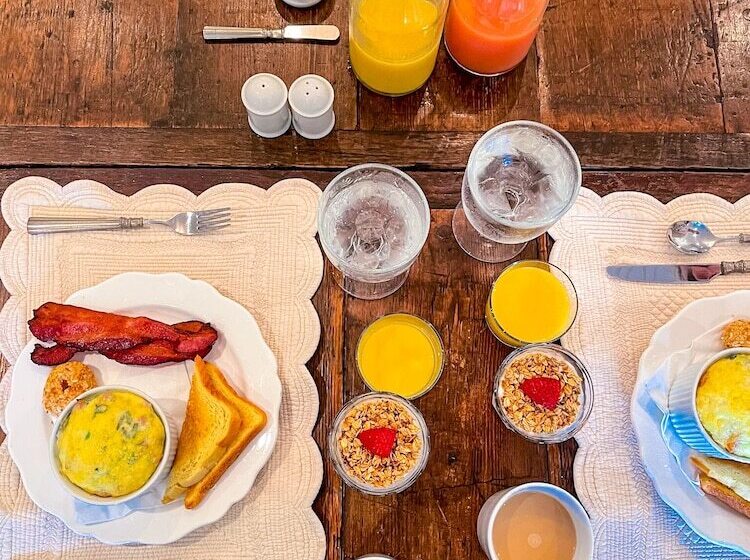 ベッドアンドブレックファースト The Inn At Little Pond Farm