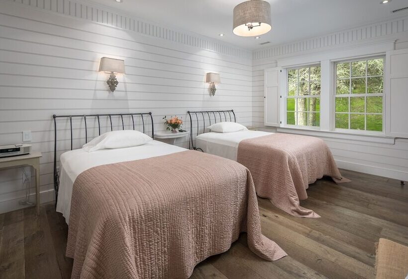 ベッドアンドブレックファースト The Inn At Little Pond Farm