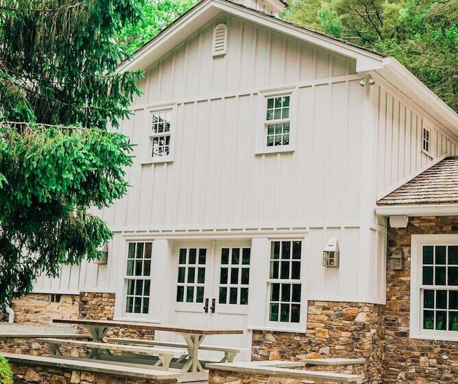 ベッドアンドブレックファースト The Inn At Little Pond Farm