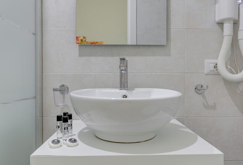 تختخواب و صبحانه Voyager House